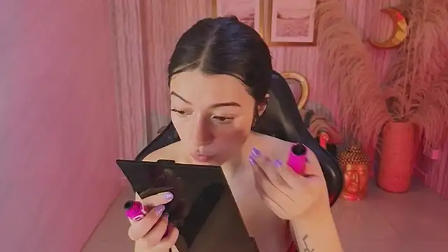 valkiria ardent s online show from February 26, 12:59 pm