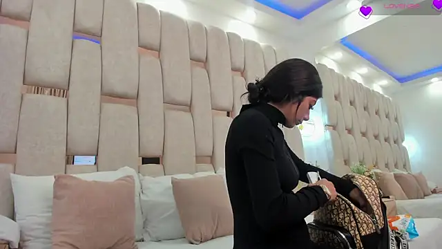 Snapshot of sophiie_ross_ chatting on January 16, 4:44 pm sophiie ross online show from January 16, 4:44 pm