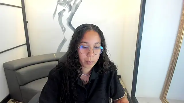 Noahsmitth  online show from October 6, 7:44 pm