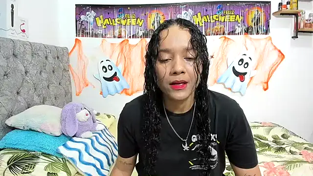 Snapshot of nay_and_aleja1 chatting on October 25, 2:41 am nay and aleja1 online show from October 25, 2:41 am