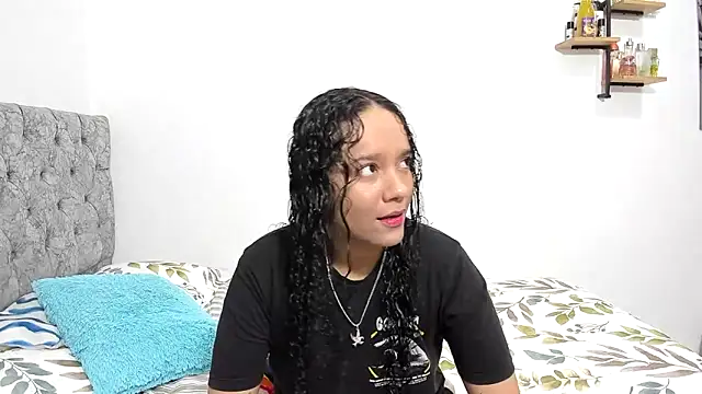 Snapshot of nay_and_aleja1 chatting on November 12, 2:34 am nay and aleja1 online show from November 12, 2:34 am