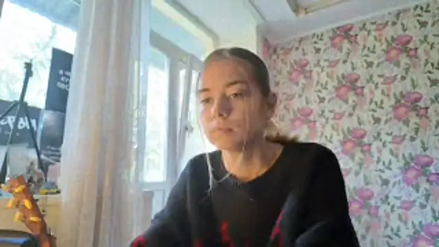 Snapshot of Witching_Moon chatting on September 23, 8:17 am Witching Moon online show from September 23, 8:17 am