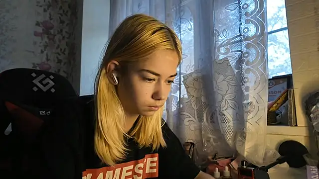 Snapshot of Witching_Moon chatting on October 24, 7:16 am Witching Moon online show from October 24, 7:16 am