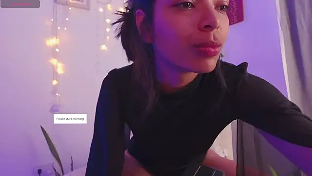 Snapshot of Nicolle_swt chatting on May 19, 3:07 pm Nicolle swt online show from May 19, 3:07 pm