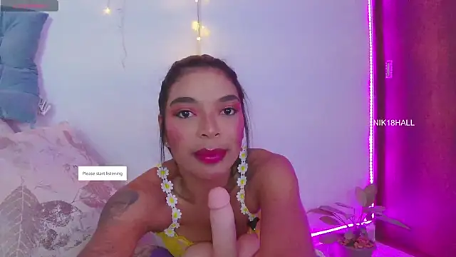 Snapshot of Nicolle_swt chatting on June 3, 11:35 am Nicolle swt online show from June 3, 11:35 am
