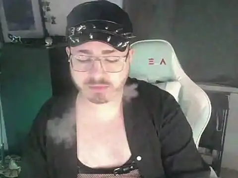 Snapshot of FabianKinky chatting on September 17, 4:41 pm FabianKinky online show from September 17, 4:41 pm