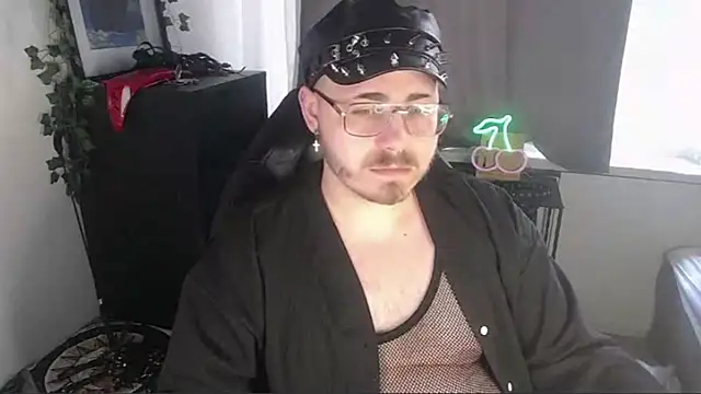 Snapshot of FabianKinky chatting on September 26, 9:46 am FabianKinky online show from September 26, 9:46 am