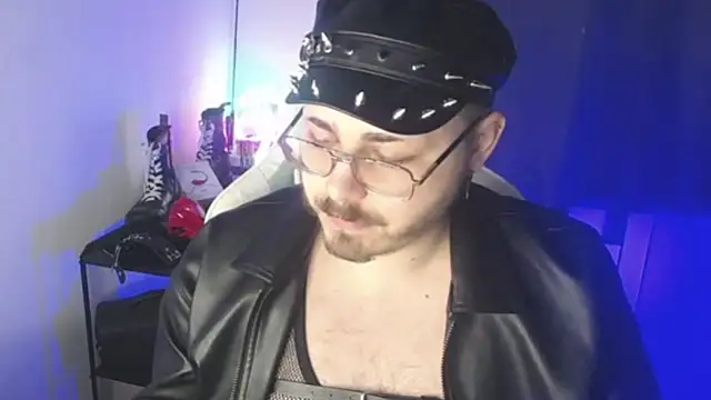 Snapshot of FabianKinky chatting on October 10, 4:39 pm FabianKinky online show from October 10, 4:39 pm