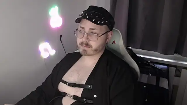 Snapshot of FabianKinky chatting on October 25, 6:54 am FabianKinky online show from October 25, 6:54 am