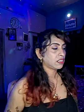 Love Beauty01 online show from July 21, 7:05 pm