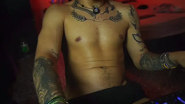 AlphaMasterXxx online show from February 13, 5:47 am