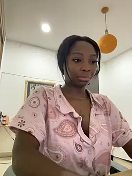 Snapshot of EmilyKisx chatting on November 5, 1:11 pm EmilyKisx online show from November 5, 1:11 pm