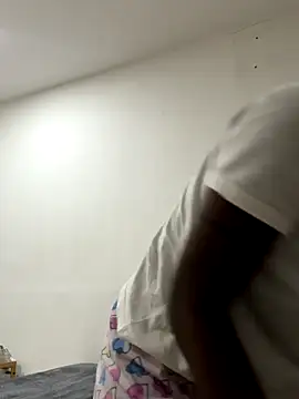 Snapshot of EmilyKisx chatting on November 19, 10:04 am EmilyKisx online show from November 19, 10:04 am