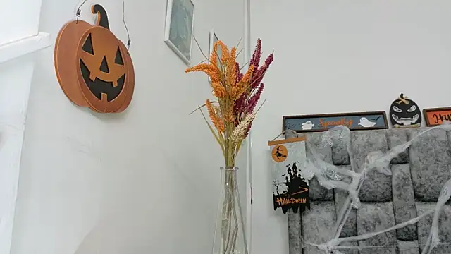 Snapshot of Lizbeth_Rouse chatting on October 30, 10:38 am Lizbeth Rouse online show from October 30, 10:38 am