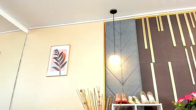OliviGrace online show from April 25, 1:41 pm