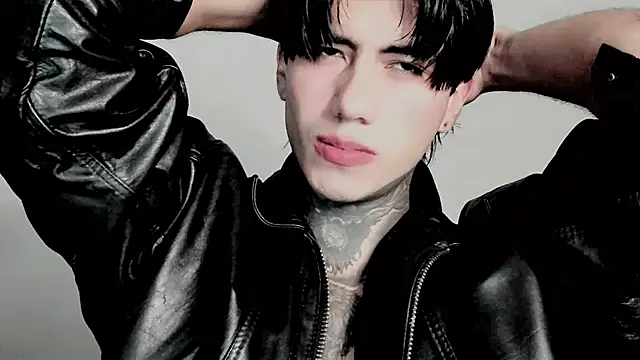 Snapshot of Alex_bdsmz chatting on November 13, 11:47 pm Alex bdsmz online show from November 13, 11:47 pm