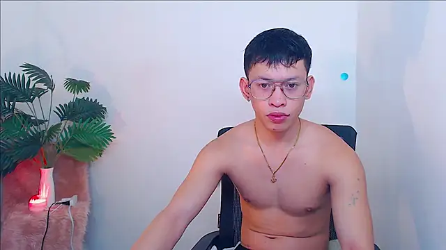 Snapshot of pinkcock_froi2305 chatting on September 15, 4:56 am pinkcock froi2305 online show from September 15, 4:56 am