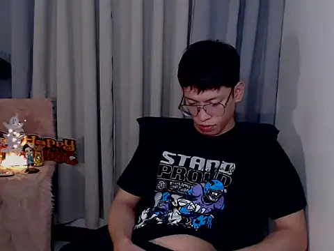 Snapshot of pinkcock_froi2305 chatting on October 22, 7:19 am pinkcock froi2305 online show from October 22, 7:19 am