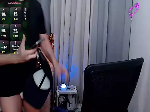 Snapshot of pinkcock_froi2305 chatting on October 24, 3:58 am pinkcock froi2305 online show from October 24, 3:58 am