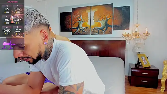 Valentiinoss online show from March 9, 9:30 pm