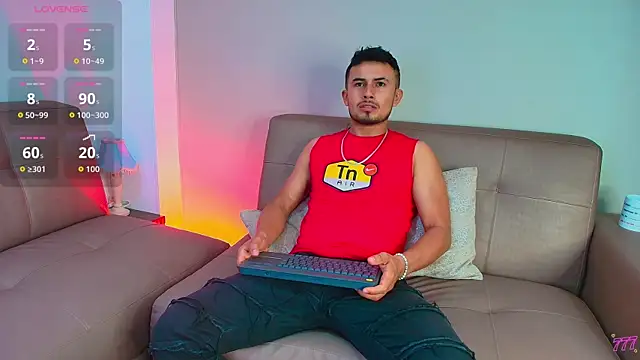 Valentiinoss online show from July 8, 8:57 pm