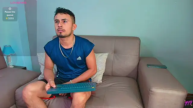 Valentiinoss online show from July 12, 8:33 pm