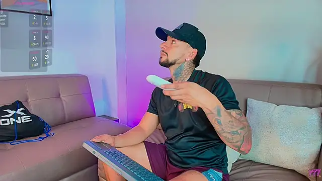Valentiinoss online show from July 21, 9:28 pm