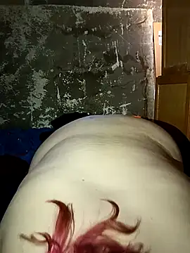 Snapshot of PainPriness chatting on November 13, 4:06 pm PainPriness online show from November 13, 4:06 pm