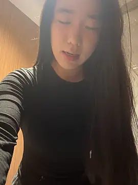 Snapshot of luluya1314 chatting on November 27, 2:13 am luluya1314 online show from November 27, 2:13 am