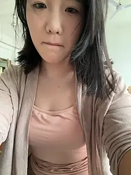 luluya1314 online show from May 6, 9:58 am