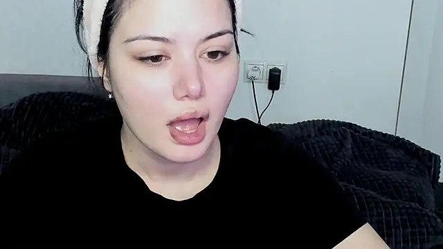 Snapshot of Dark_Moni chatting on May 22, 1:13 am Dark Moni online show from May 22, 1:13 am