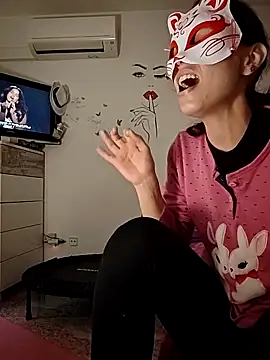 Snapshot of SweetSun69 chatting on December 14, 2:22 pm SweetSun69 online show from December 14, 2:22 pm