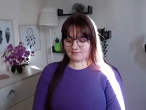 Snapshot of Julie_Diamond chatting on October 10, 12:37 pm Julie Diamond online show from October 10, 12:37 pm