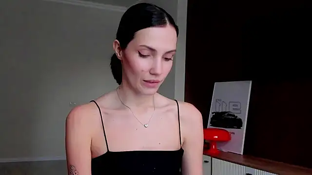 Snapshot of AdeleShinemm chatting on November 14, 9:41 am AdeleShinemm online show from November 14, 9:41 am