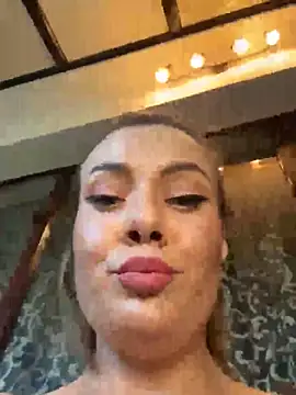 emmasweett11 online show from October 20, 1:00 pm