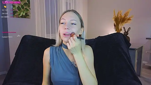 Snapshot of NyxaThorn chatting on October 23, 2:38 pm NyxaThorn online show from October 23, 2:38 pm