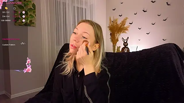 Snapshot of NyxaThorn chatting on November 6, 4:30 pm NyxaThorn online show from November 6, 4:30 pm