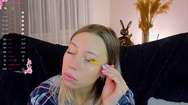 Snapshot of NyxaThorn chatting on November 8, 2:39 pm NyxaThorn online show from November 8, 2:39 pm