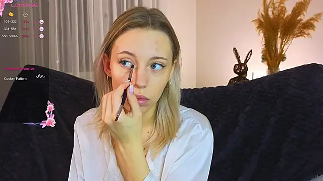 Snapshot of NyxaThorn chatting on November 10, 2:38 pm NyxaThorn online show from November 10, 2:38 pm