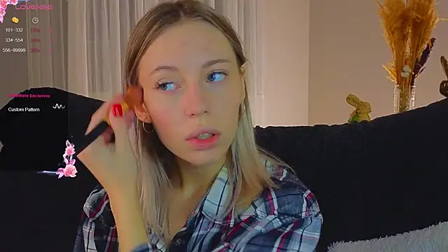 Snapshot of NyxaThorn chatting on November 21, 2:38 pm NyxaThorn online show from November 21, 2:38 pm