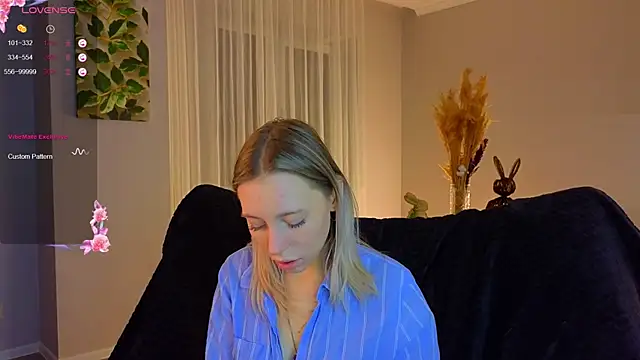 Snapshot of NyxaThorn chatting on November 22, 2:38 pm NyxaThorn online show from November 22, 2:38 pm