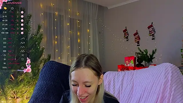 NyxaThorn online show from December 22, 2:36 pm