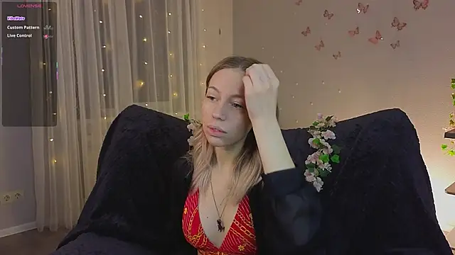 NyxaThorn online show from January 17, 3:06 pm