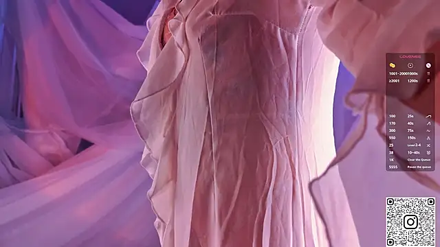 GildedKitten online show from February 7, 8:12 pm