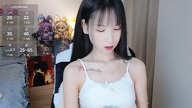 Snapshot of M-OTT_ chatting on May 6, 4:12 pm M-OTT online show from May 6, 4:12 pm