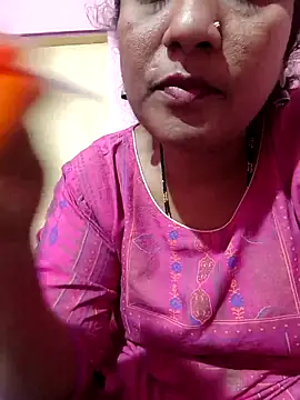 Snapshot of Aunty_Boy_143 chatting on September 23, 11:46 am Aunty Boy 143 online show from September 23, 11:46 am