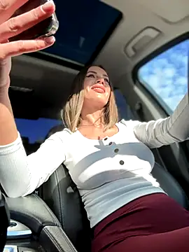 Snapshot of _JessyRey_ chatting on October 28, 11:36 am JessyRey online show from October 28, 11:36 am