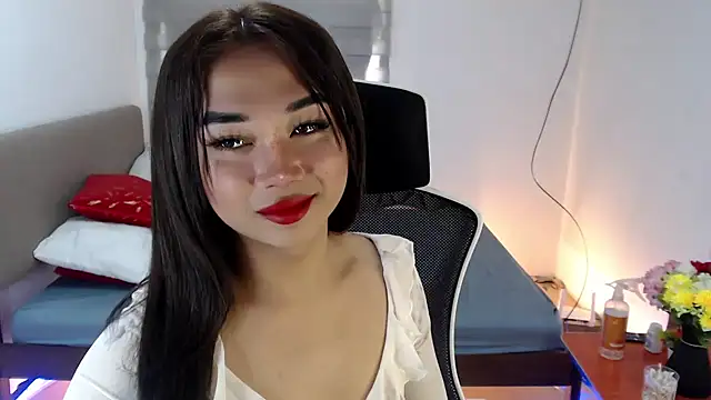 SultryCyraFoxmore online show from September 14, 1:38 am