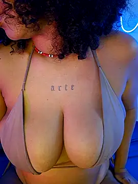 Snapshot of afrodeusa chatting on November 20, 6:29 pm afrodeusa online show from November 20, 6:29 pm