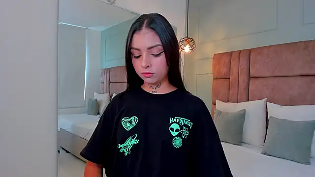 hannah miltonn online show from September 21, 7:26 pm